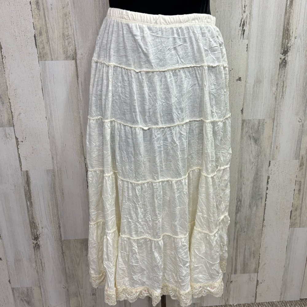 Moa Moa Soft Cream Crinkle Tiered Lace Trimmed Skirt